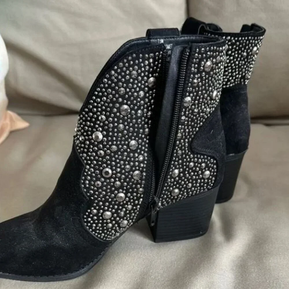 Women's NWOT Black Studded Ankle Western Cowboy Boots by Sugar - size 7-1/2 - Picture 2 of 5
